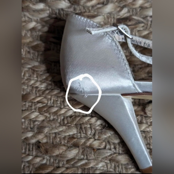 NEW Satin Dyeable White Heels David's Bridal Size 7 -w- Diamond Embellishments - Picture 12 of 12